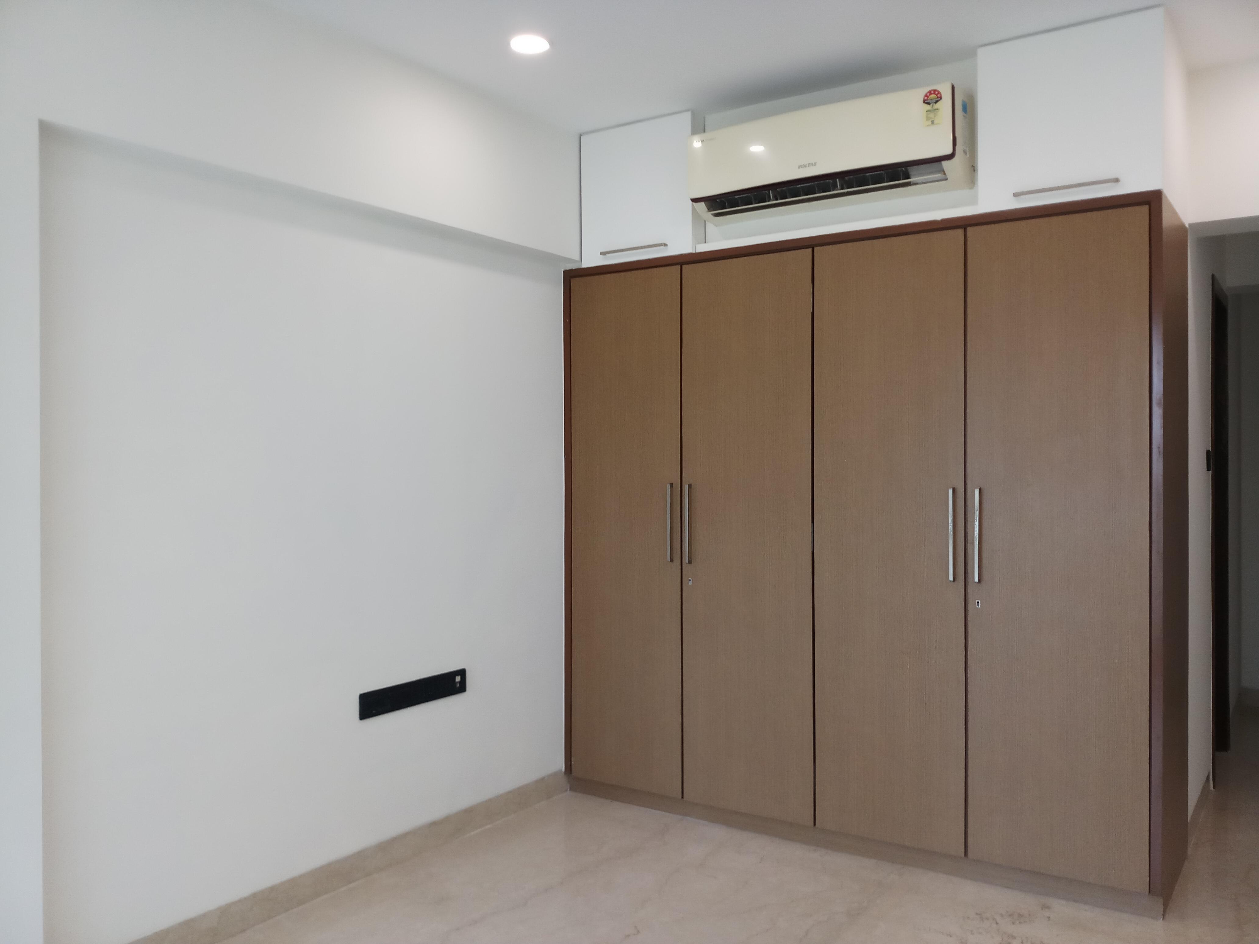 4 BHK Apartment for Sale in Vakola Mumbai
