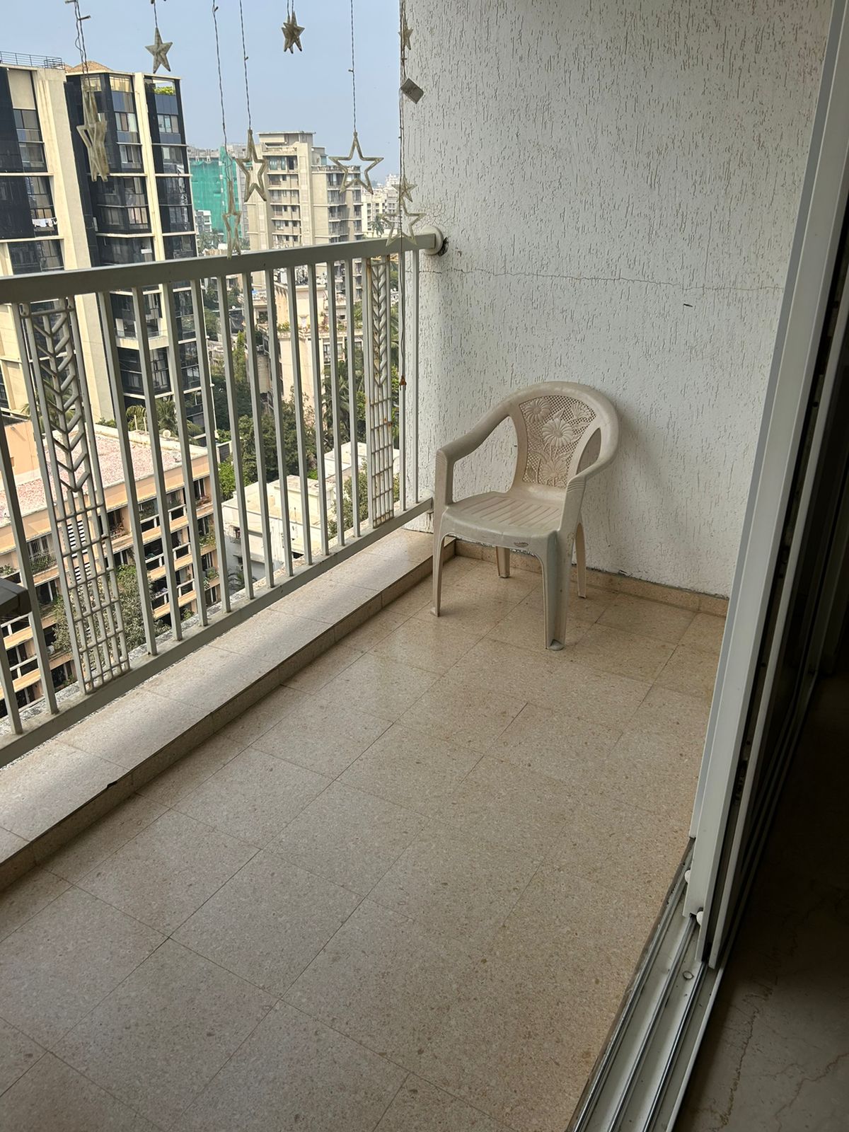 4 BHK Apartment for Rent in Linking  Road Mumbai