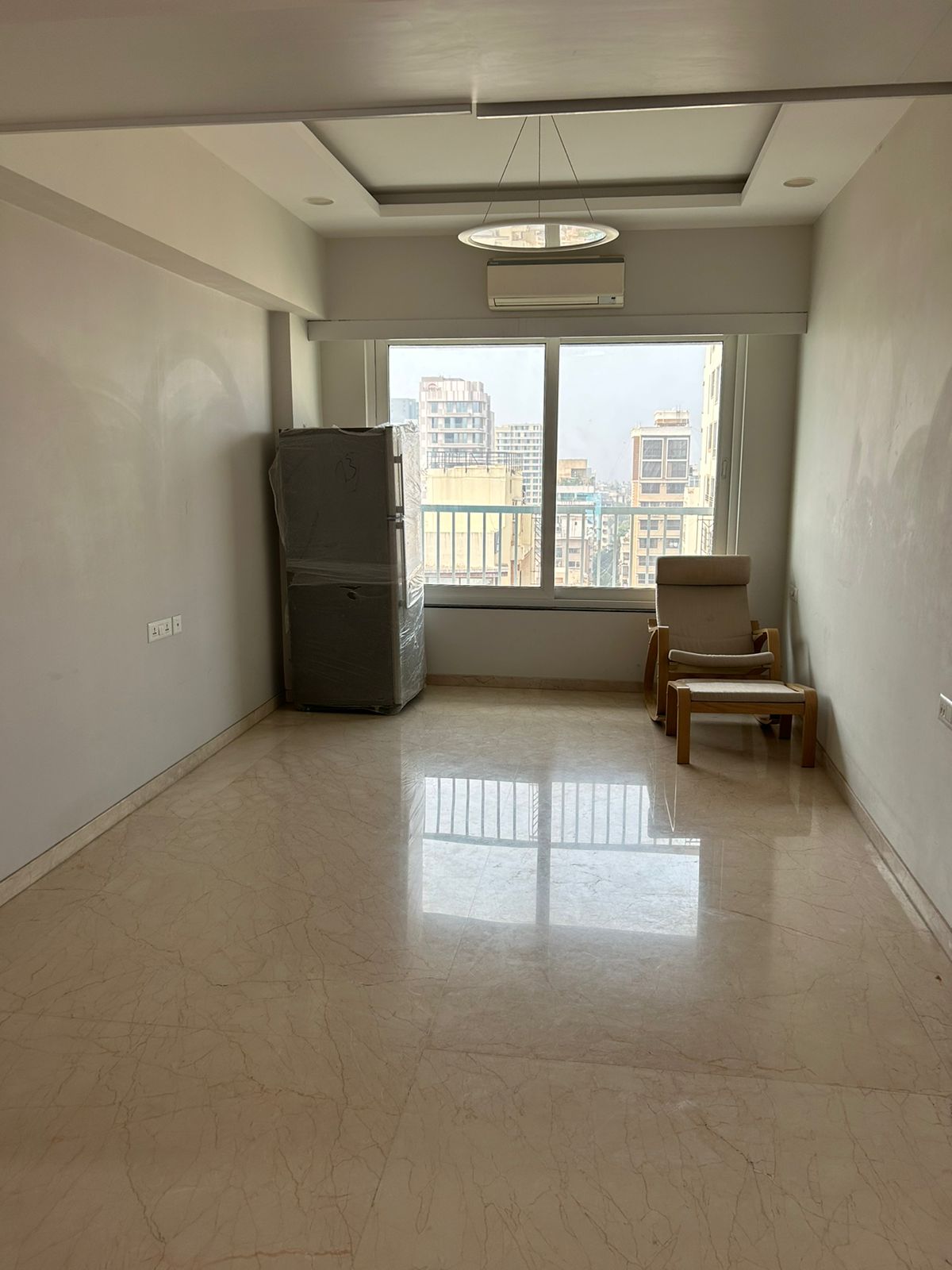 4 BHK Apartment for Rent in Linking  Road Mumbai