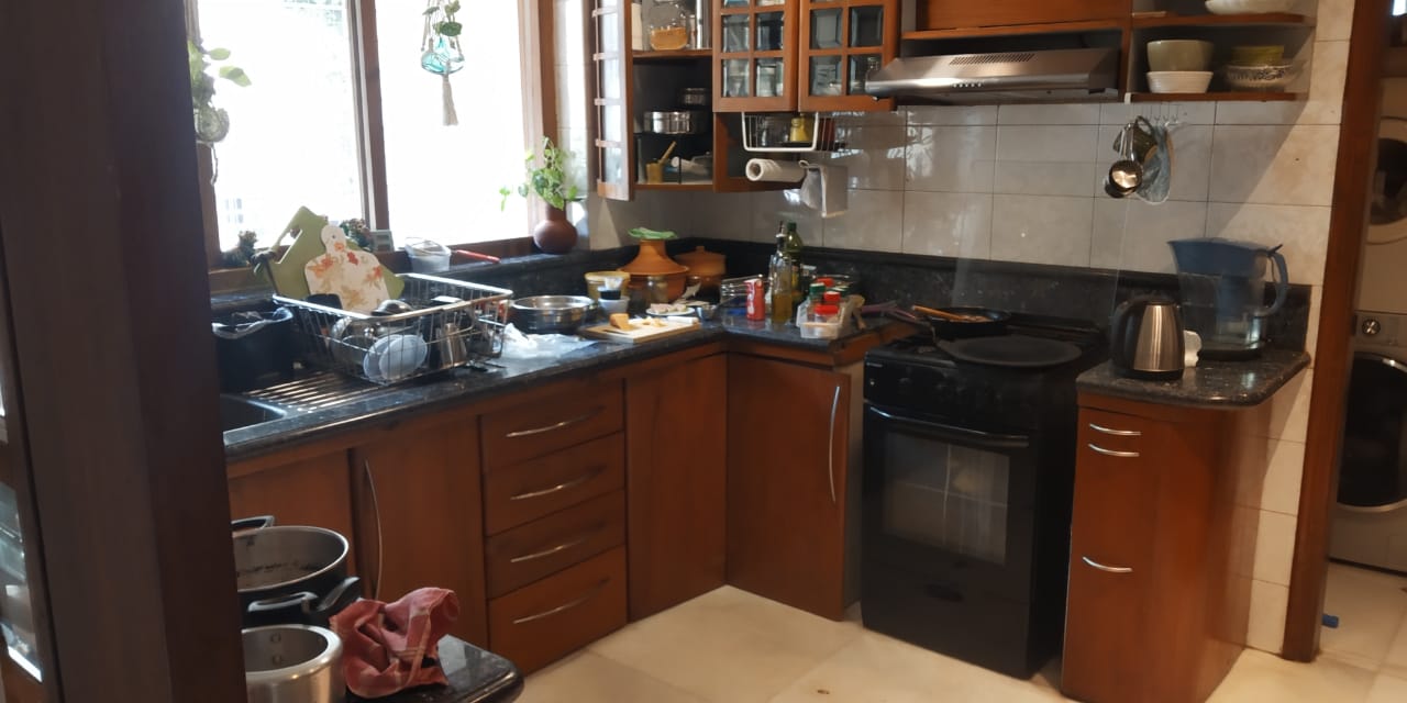 3 BHK Apartment for Sale in Almeida park Mumbai