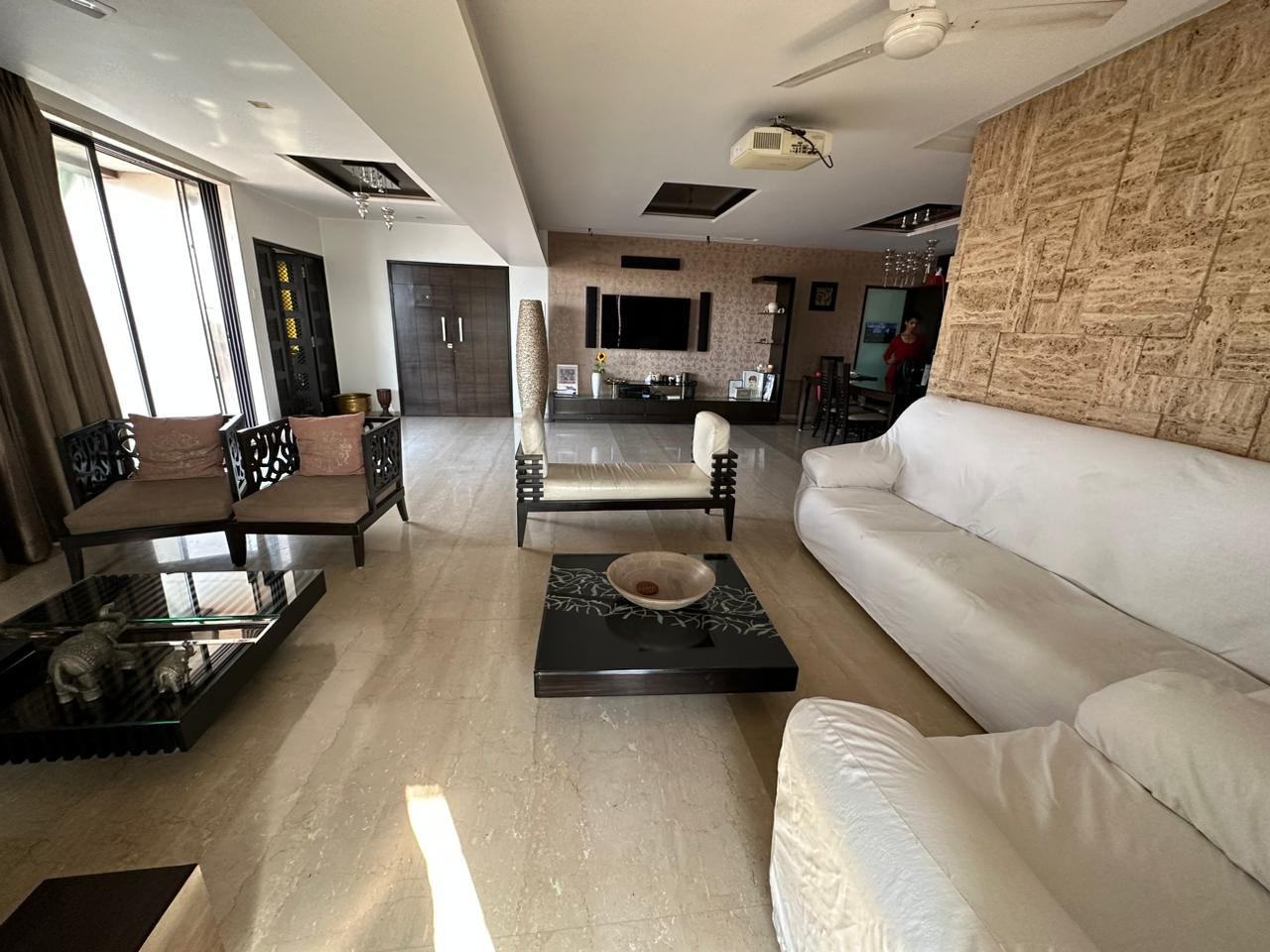 3 BHK Apartment for Rent in Almeida park Mumbai