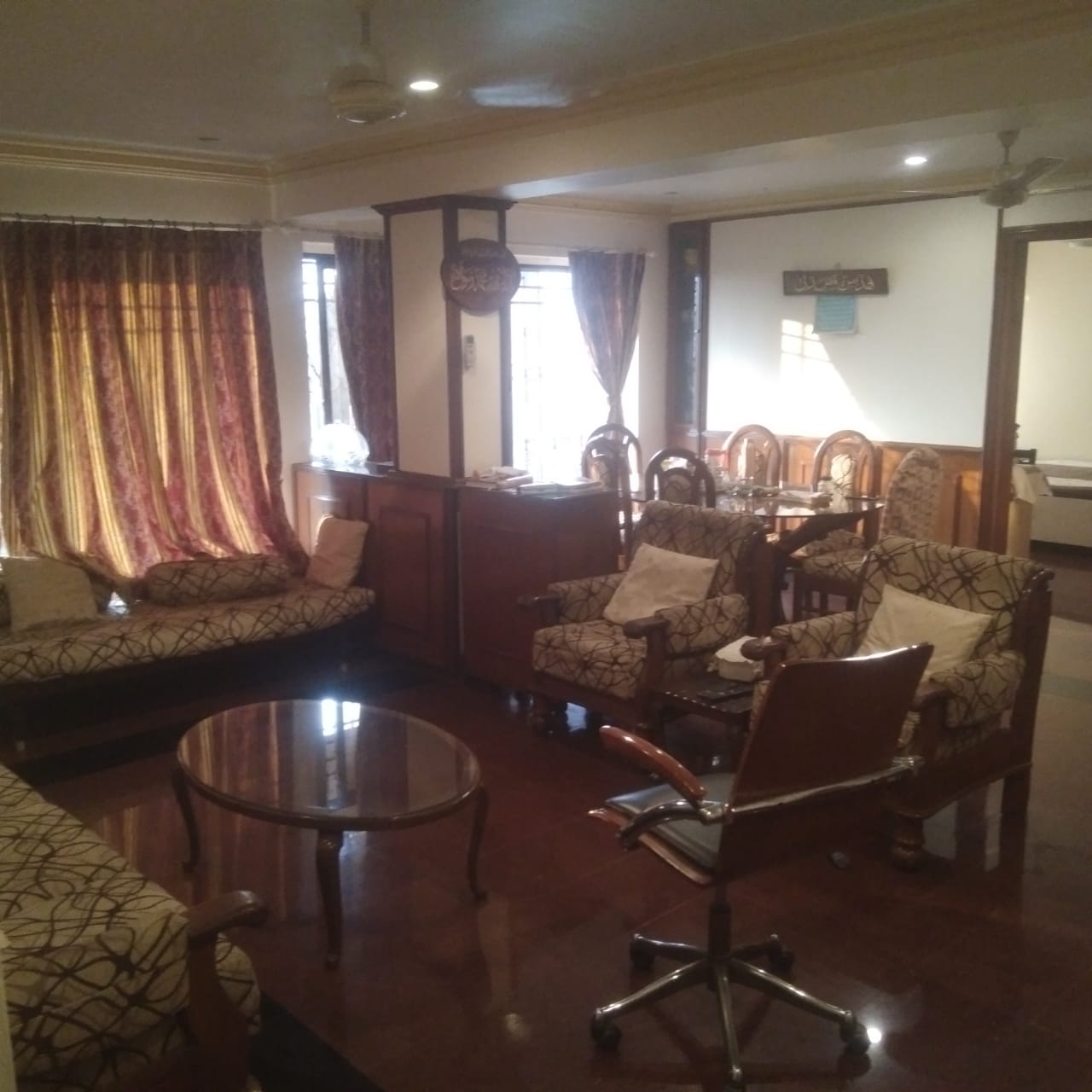 3 BHK Apartment for Sale in Almeida park Mumbai