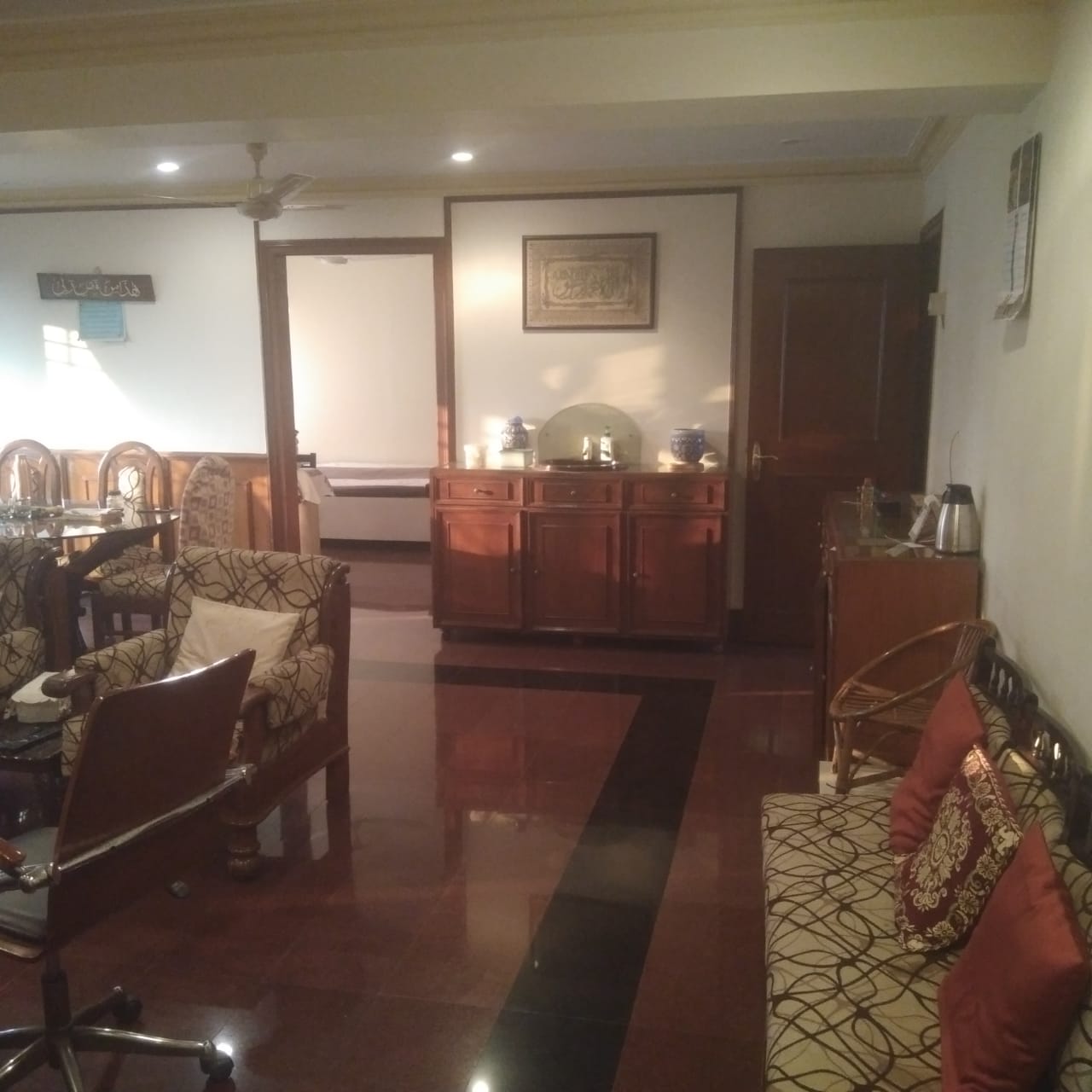 3 BHK Apartment for Sale in Almeida park Mumbai