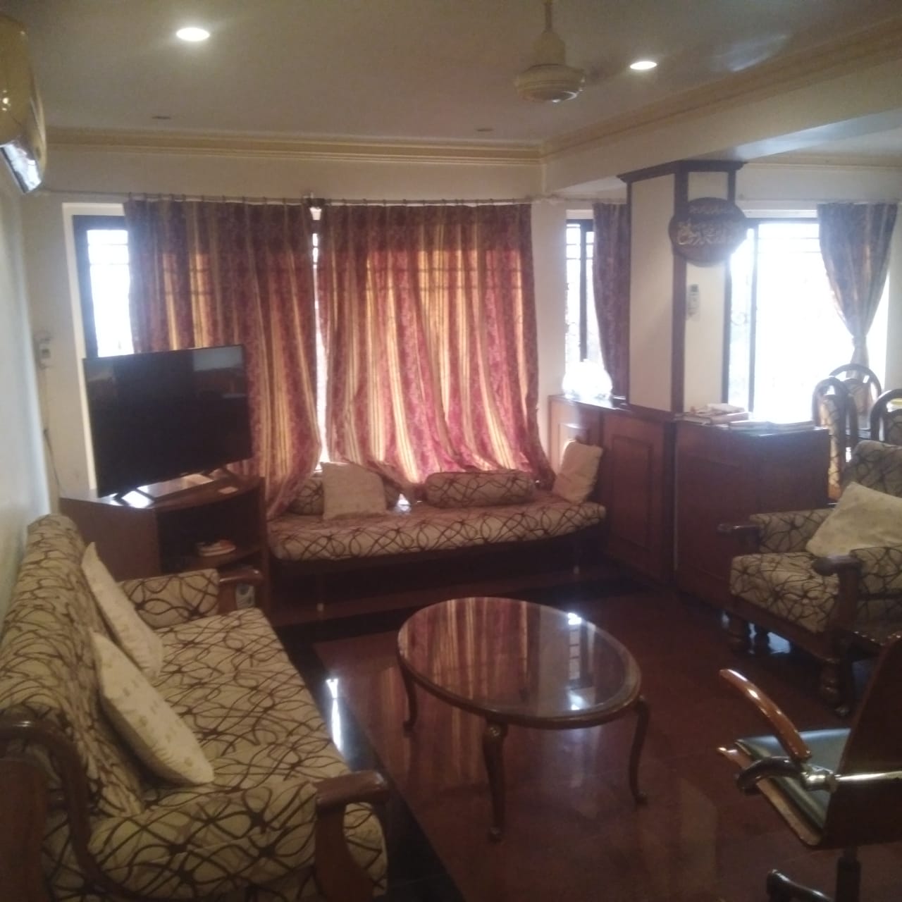 3 BHK Apartment for Sale in Almeida park Mumbai