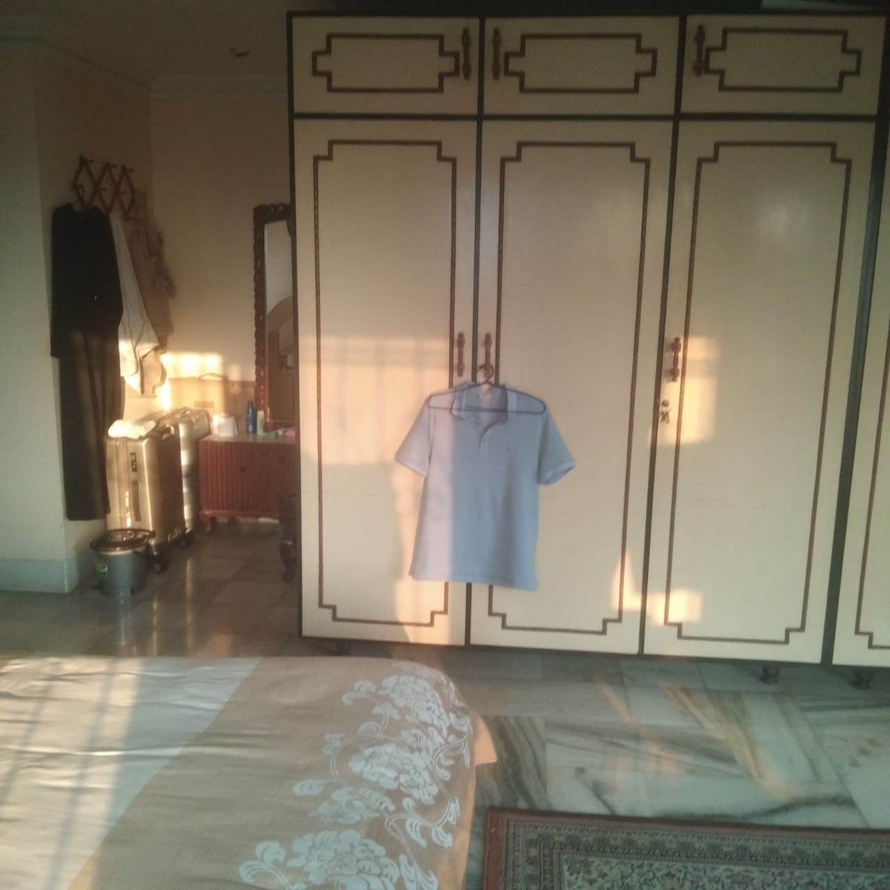 3 BHK Apartment for Sale in Almeida park Mumbai