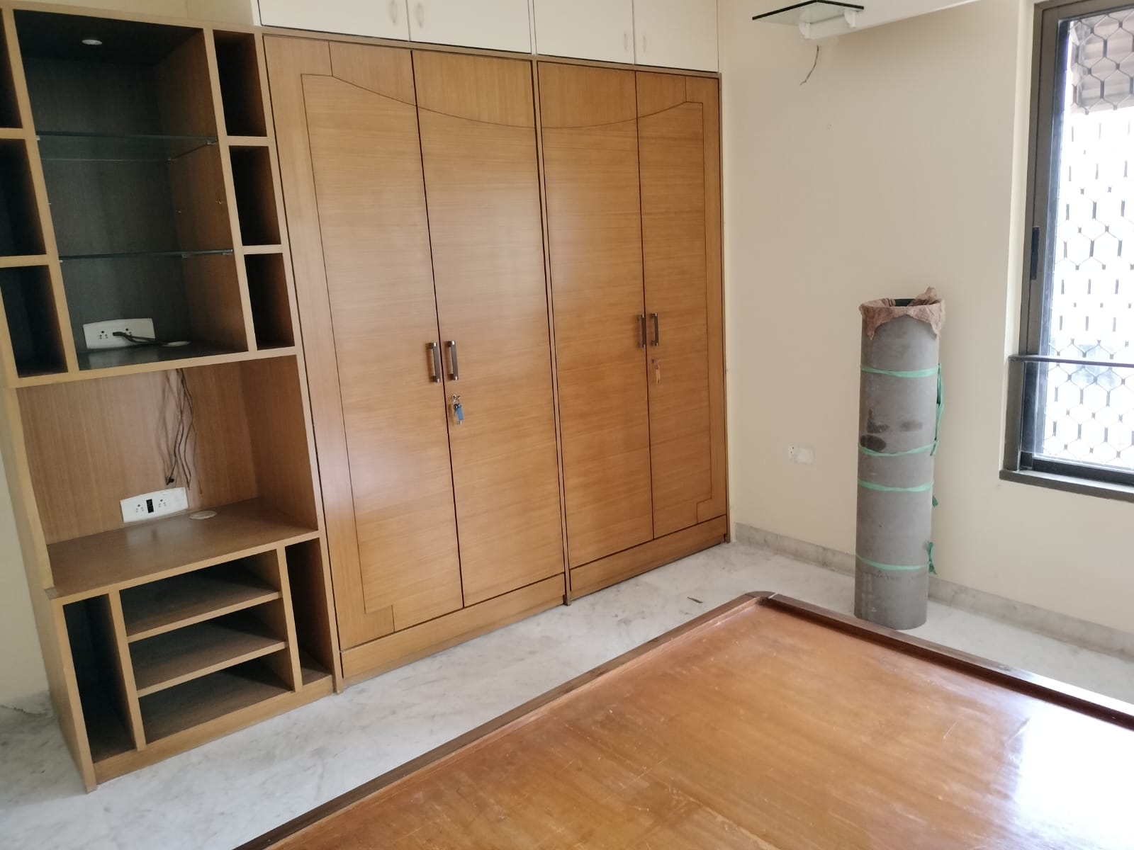3 BHK Apartment for Rent in 24th Road Mumbai
