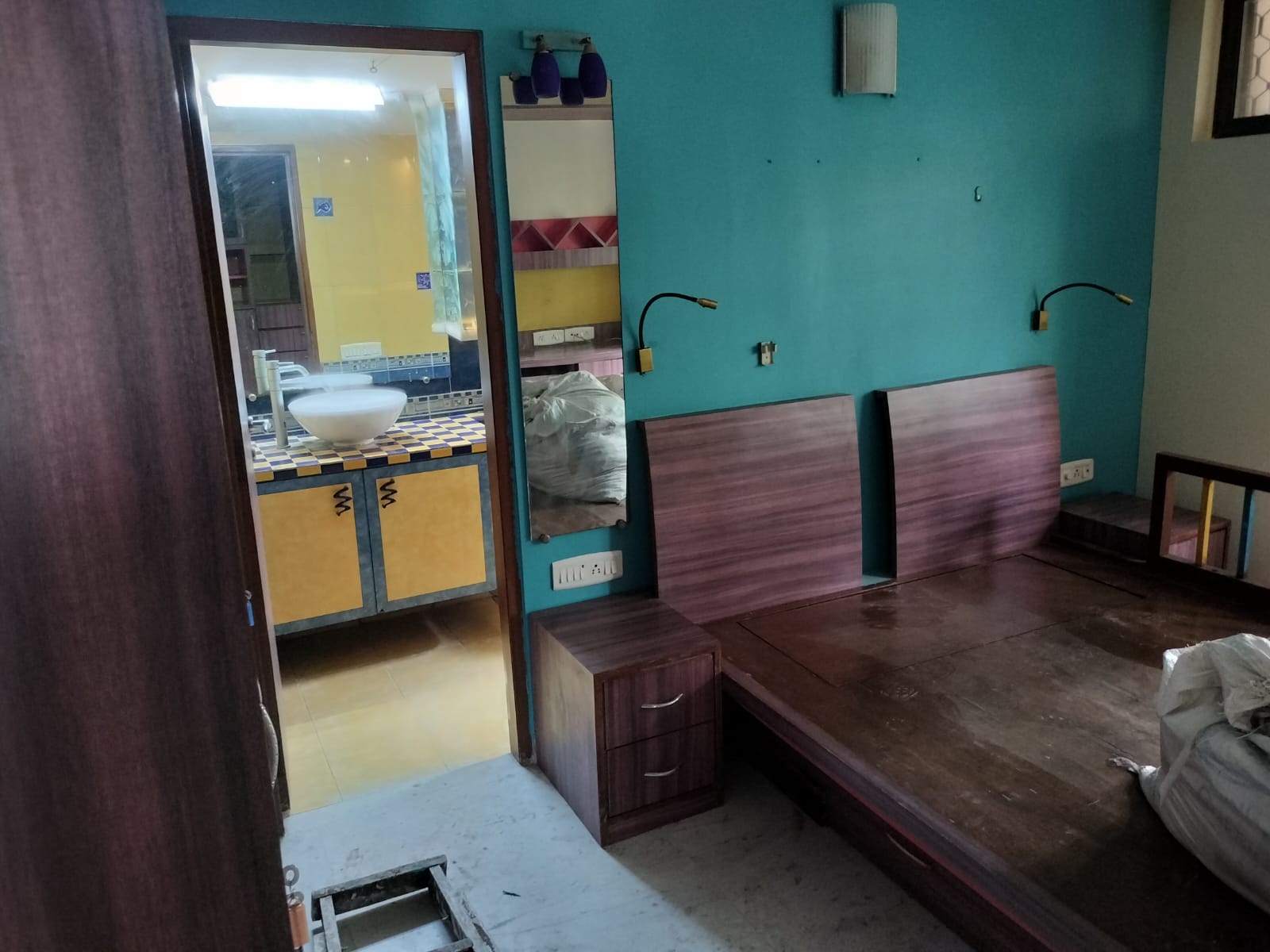 3 BHK Apartment for Rent in 24th Road Mumbai