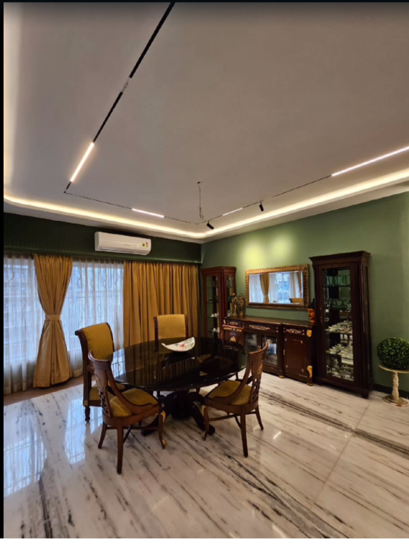 4 BHK Apartment for Rent in Gulmohar cross road no.6 Mumbai