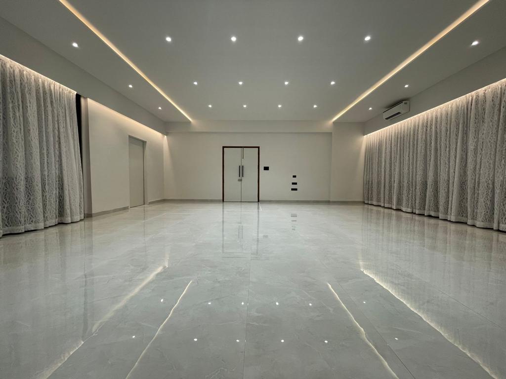 4 BHK Apartment for Sale in Bandra West Mumbai