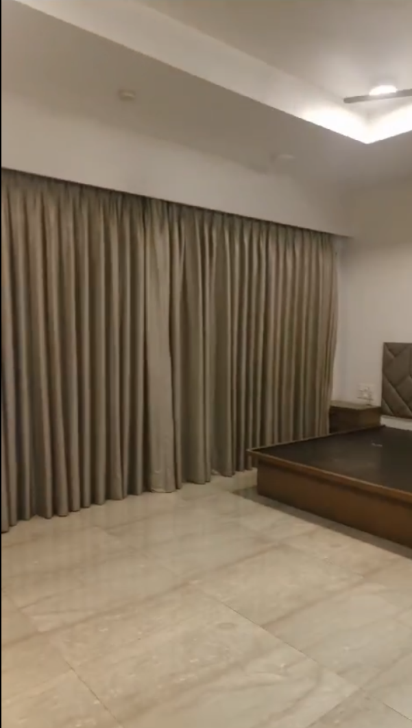 4 BHK Apartment for Sale in N S Road Mumbai
