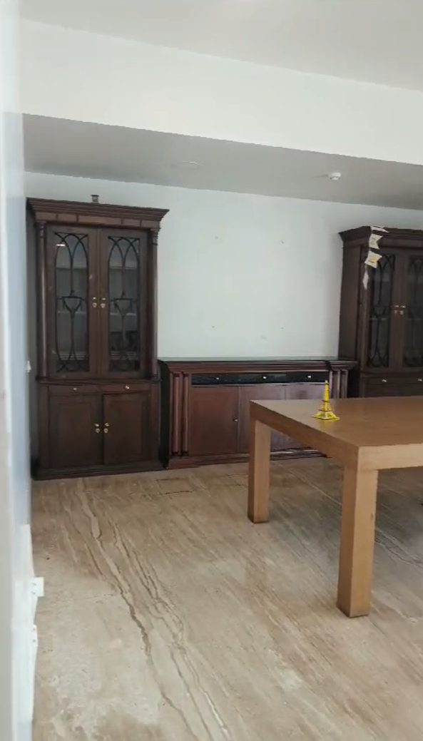 4 BHK Apartment for Sale in N S Road Mumbai
