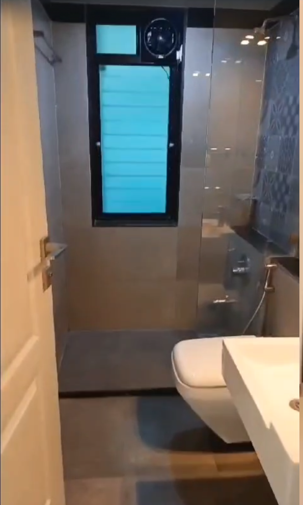 3 BHK Apartment for Rent in Gulmohar Cross rd no.12 Mumbai