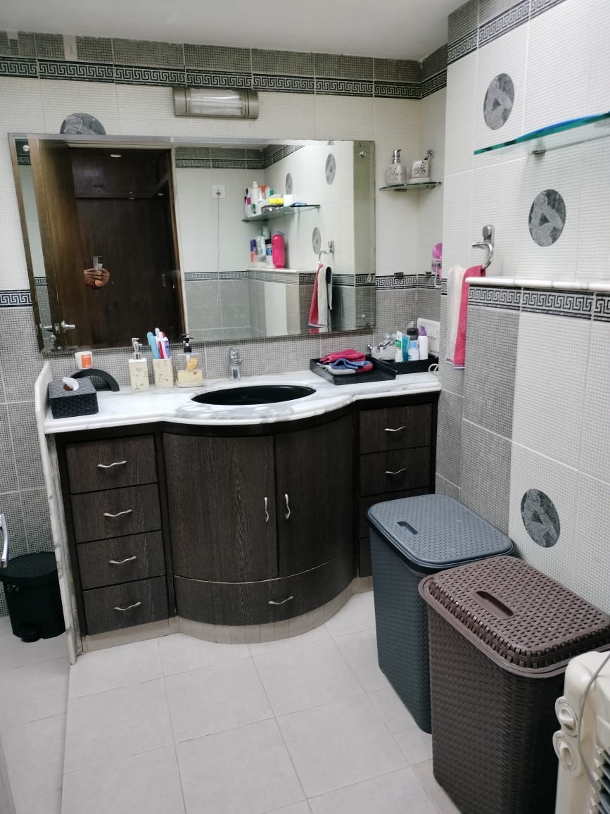 5 BHK Apartment for Sale in N S Road No 9 Mumbai