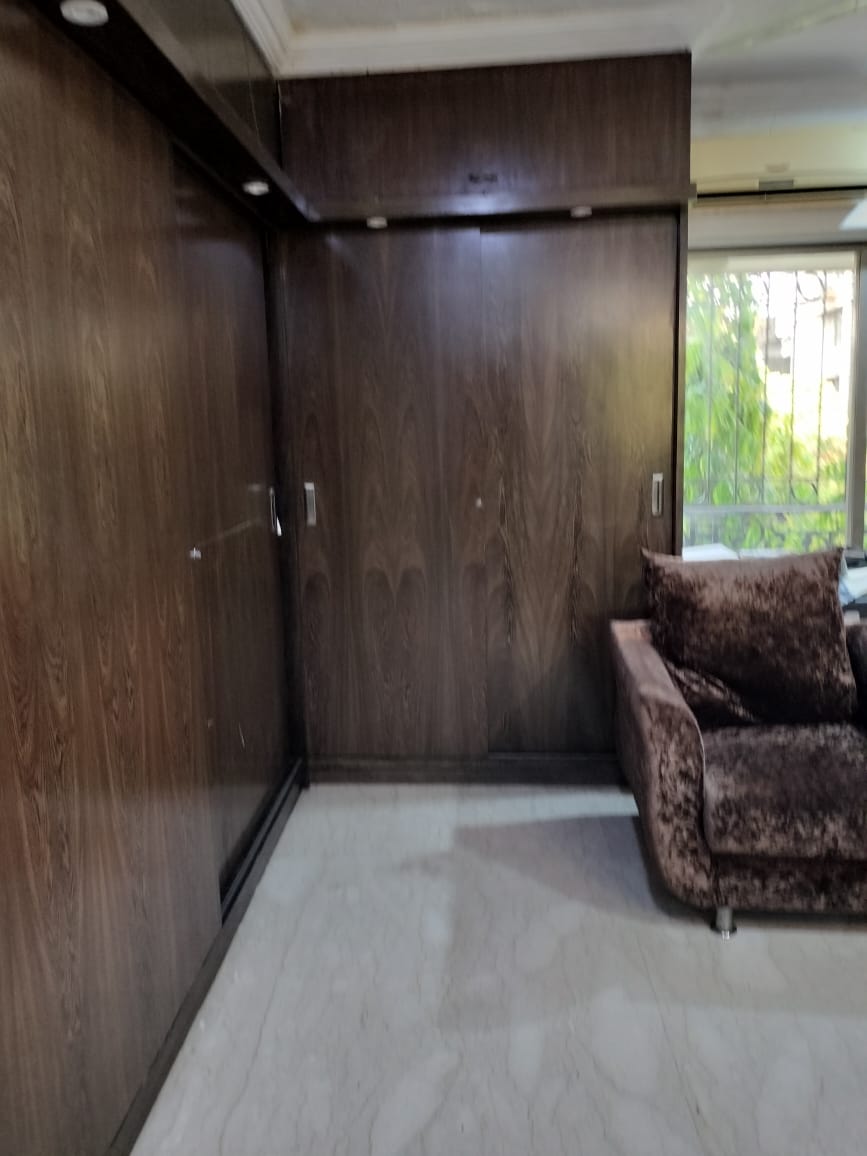 5 BHK Apartment for Sale in N S Road No 9 Mumbai