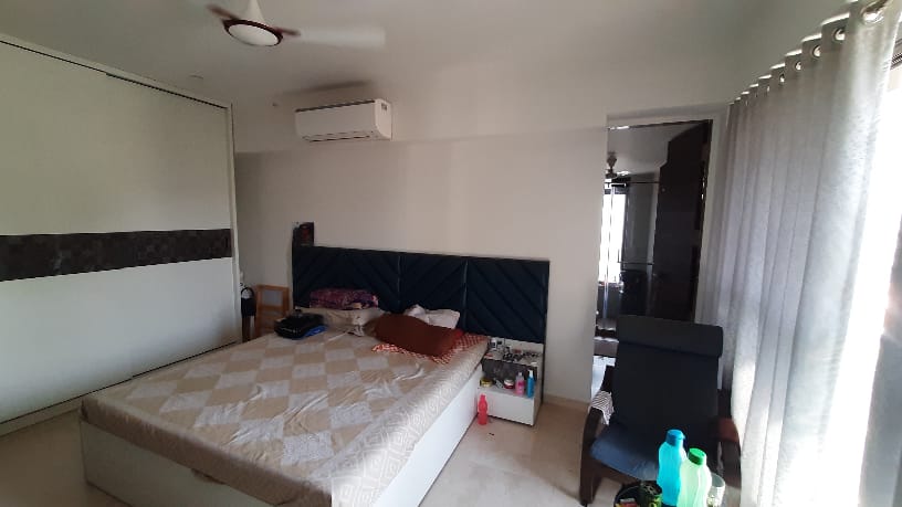 4 BHK Apartment for Sale in North Avenue Road Mumbai