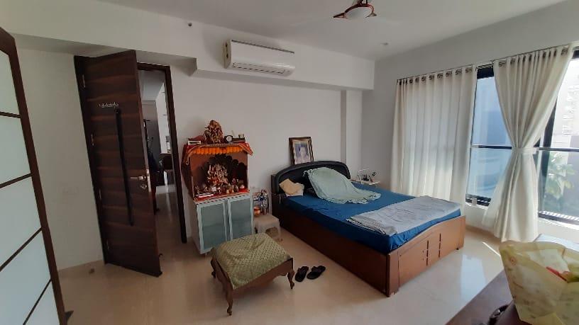 4 BHK Apartment for Sale in North Avenue Road Mumbai