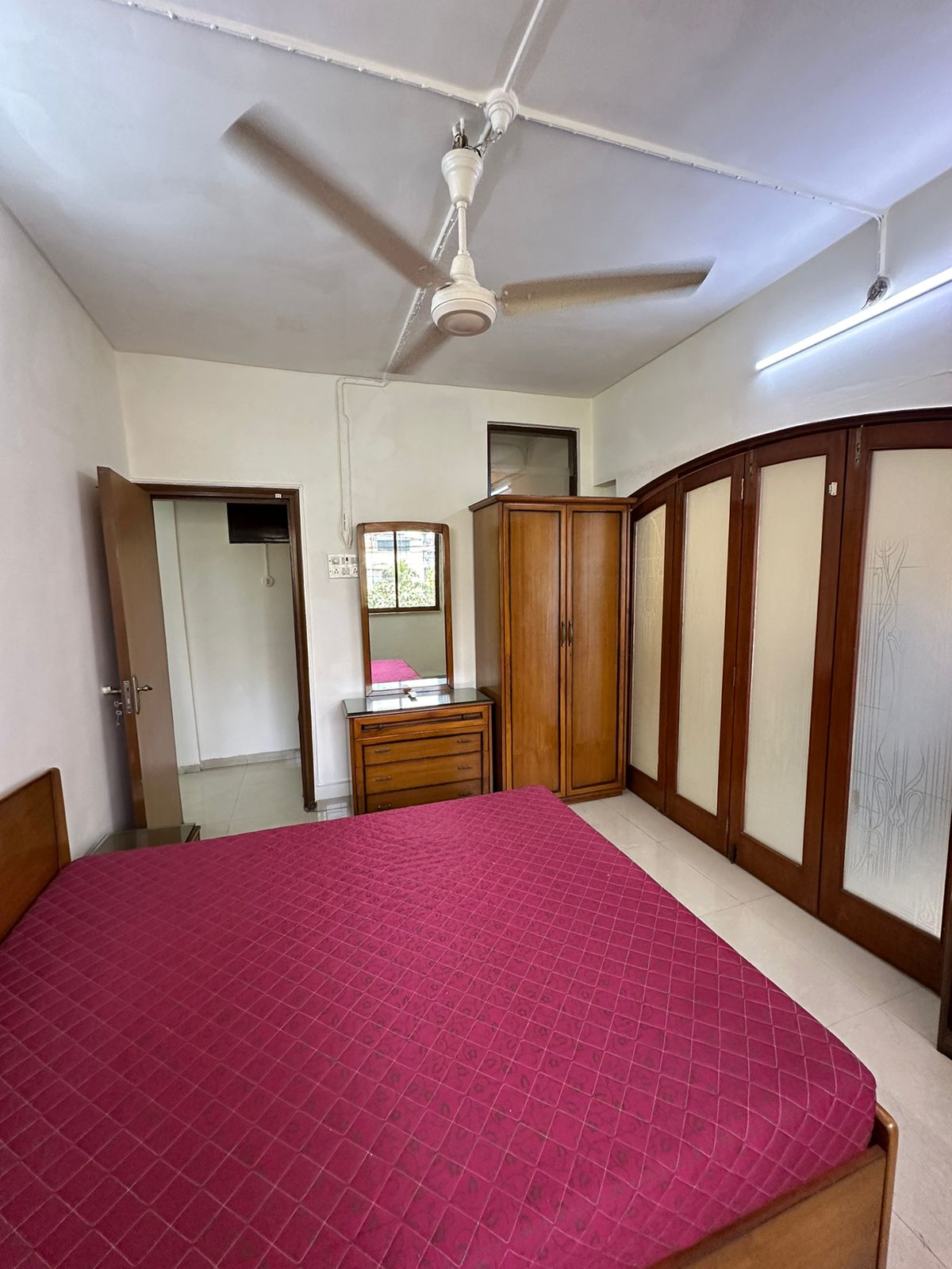 2 BHK Apartment for Rent in Guru Nanak Road Mumbai