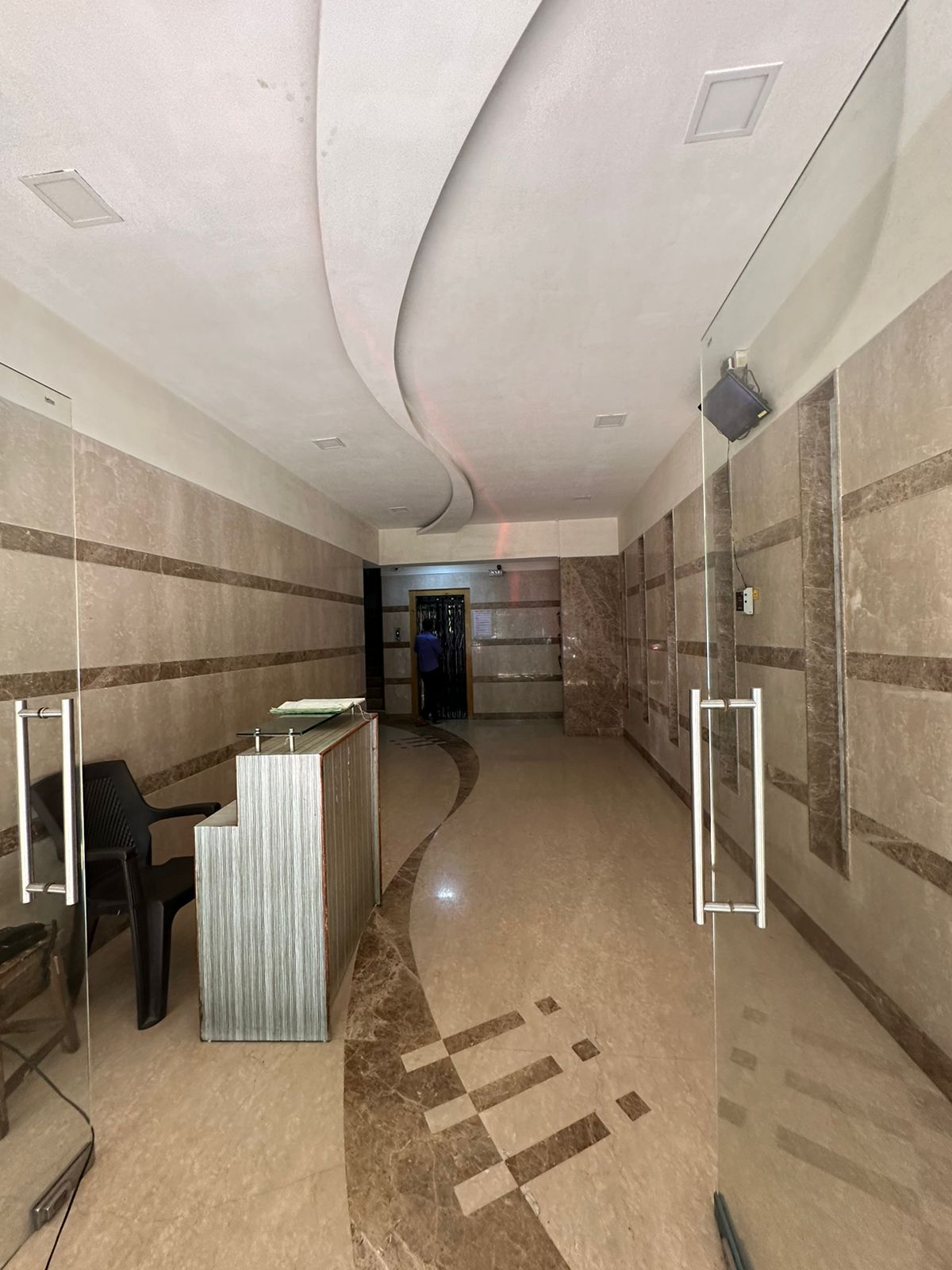 2 BHK Apartment for Rent in Guru Nanak Road Mumbai