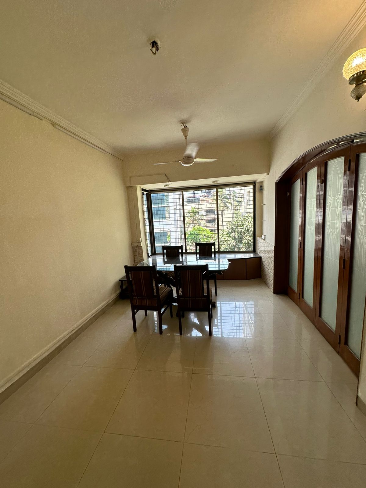 2 BHK Apartment for Rent in Guru Nanak Road Mumbai