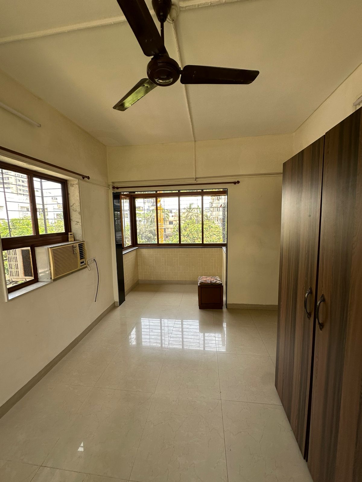 2 BHK Apartment for Rent in Guru Nanak Road Mumbai