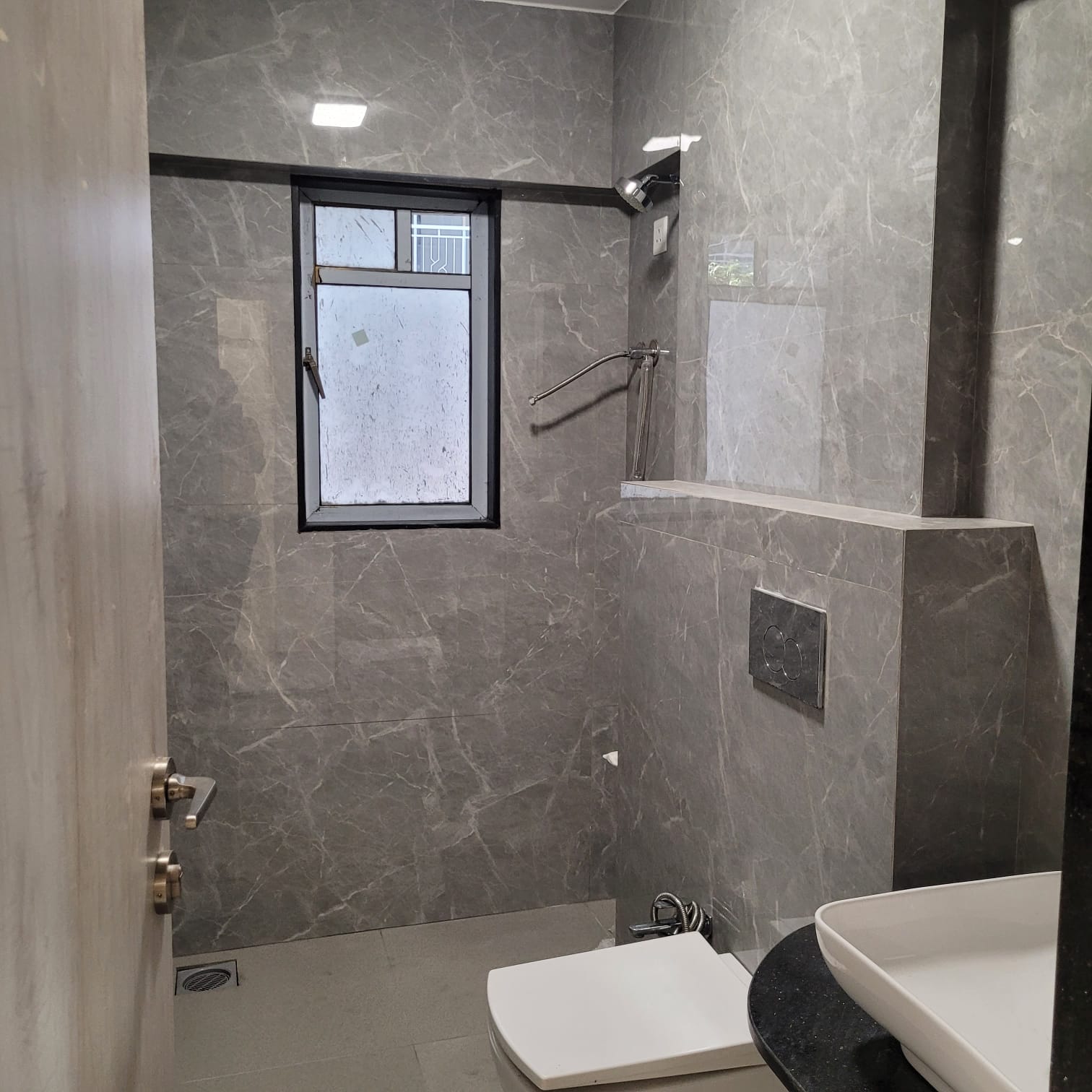 2 BHK Apartment for Sale in Kalina Mumbai