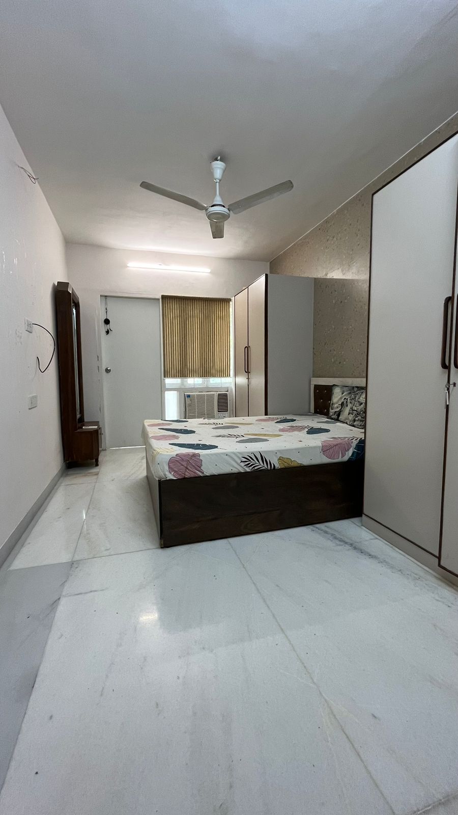 3 BHK Apartment for Rent in Khar Pali rd Mumbai