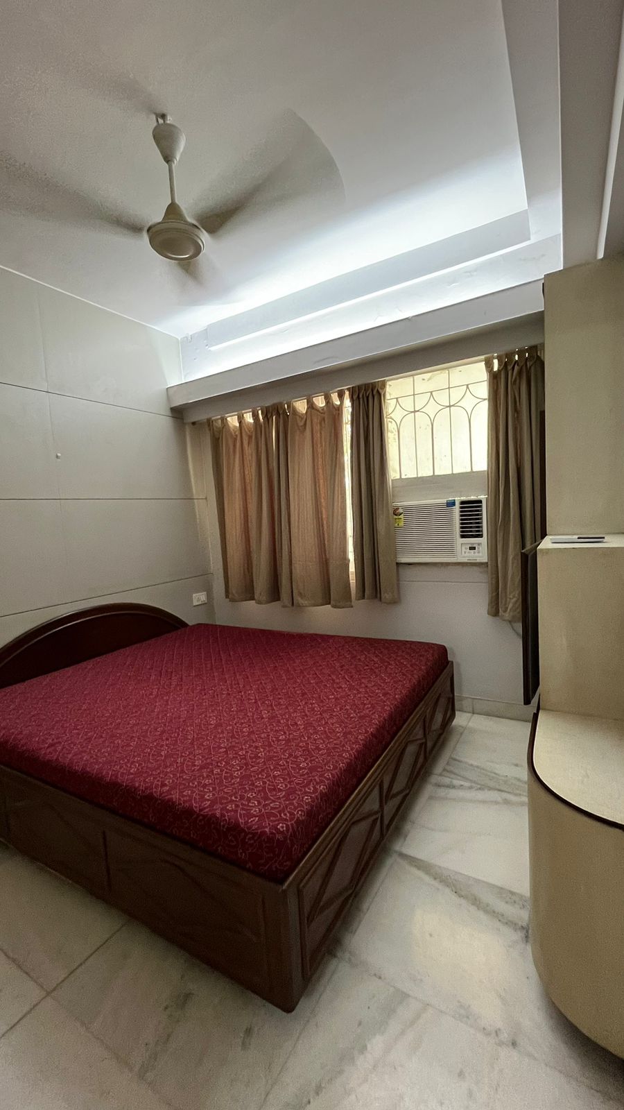 3 BHK Apartment for Rent in Khar Pali rd Mumbai