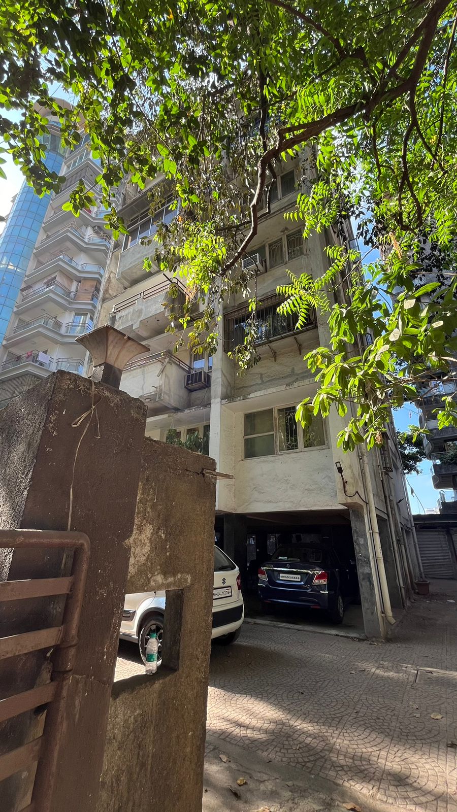 3 BHK Apartment for Rent in Khar Pali rd Mumbai