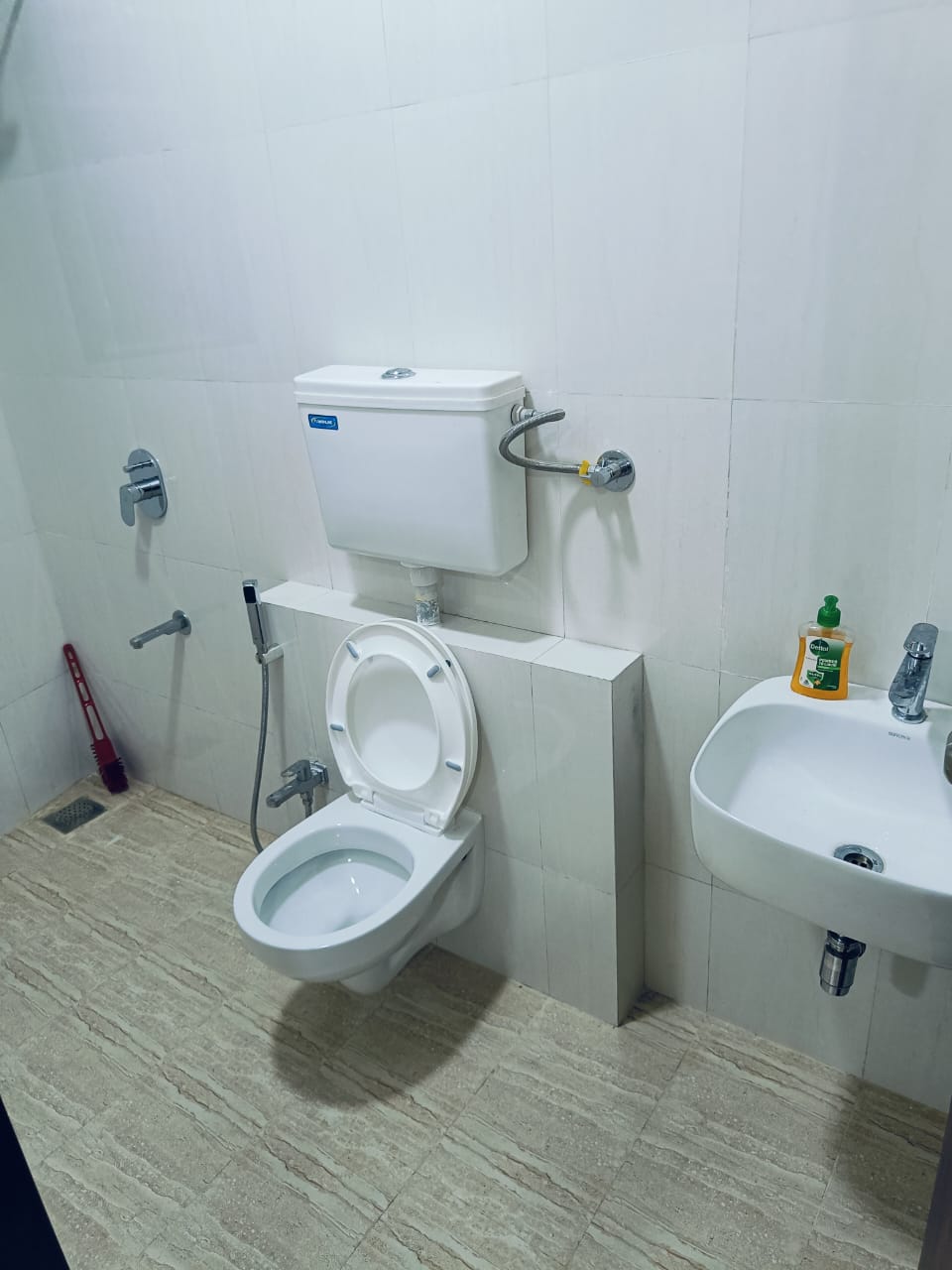 3 BHK Apartment for Rent in 1st Road Mumbai