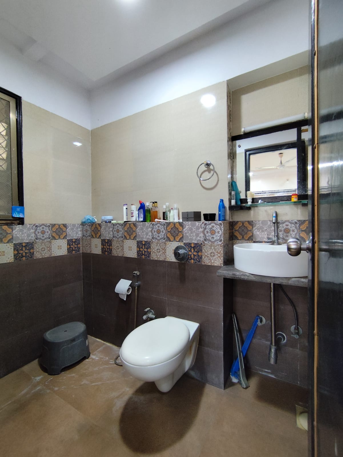 2 BHK Apartment for Sale in Khar West Mumbai