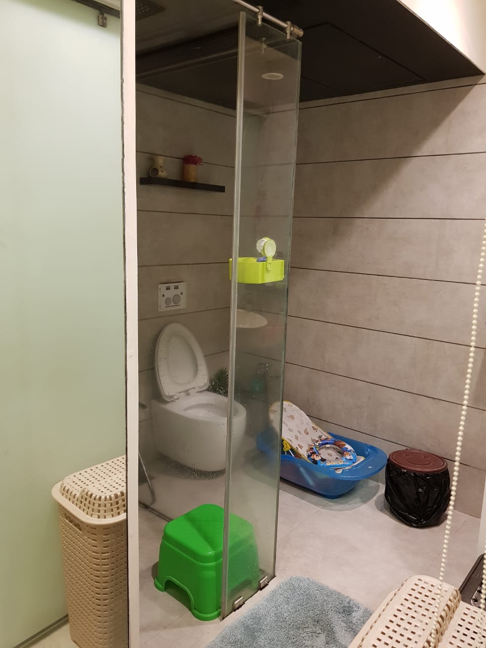 4 BHK Row House for Rent in Almeida park Mumbai