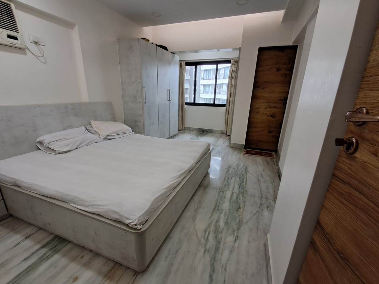 3 BHK Apartment for Sale in East Avenue Road Mumbai
