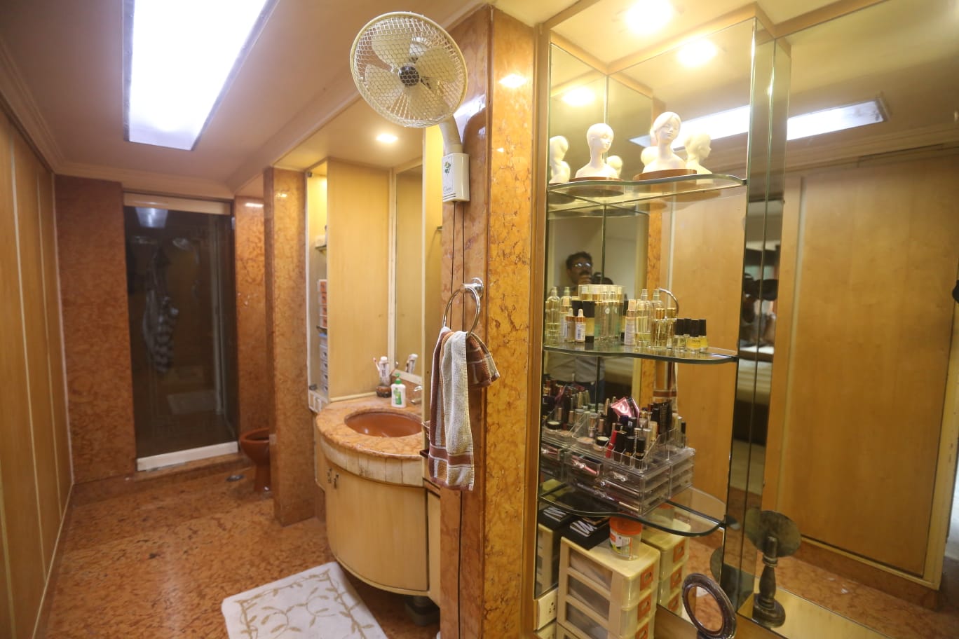 4 BHK Apartment for Sale in Juhu Mumbai
