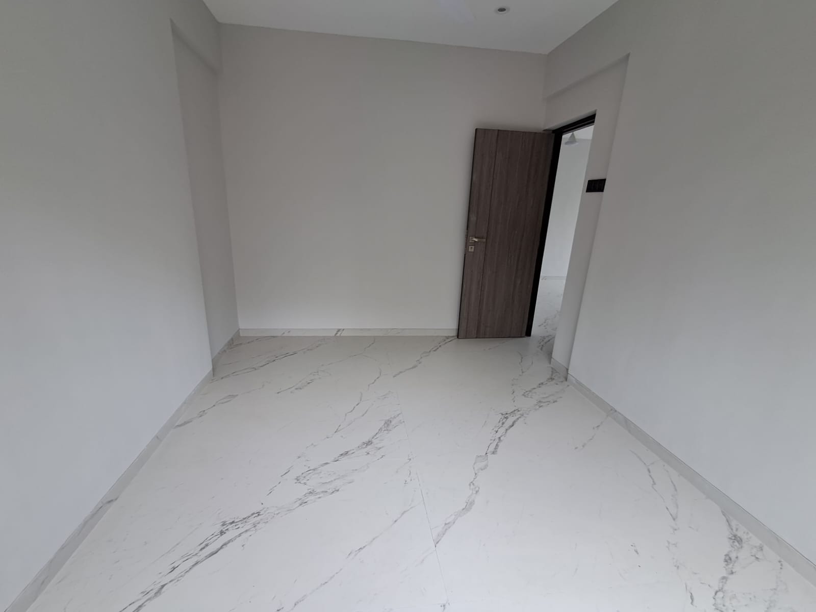 2 BHK Apartment for Sale in Khar West Mumbai