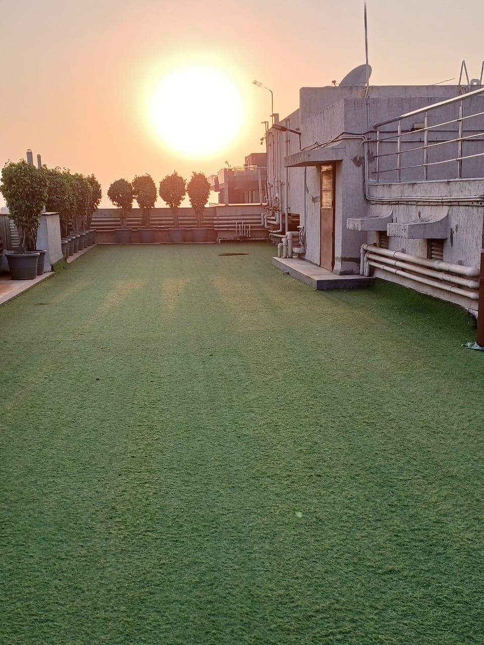 3 BHK Apartment for Rent in Gulmohar Cross rd Mumbai