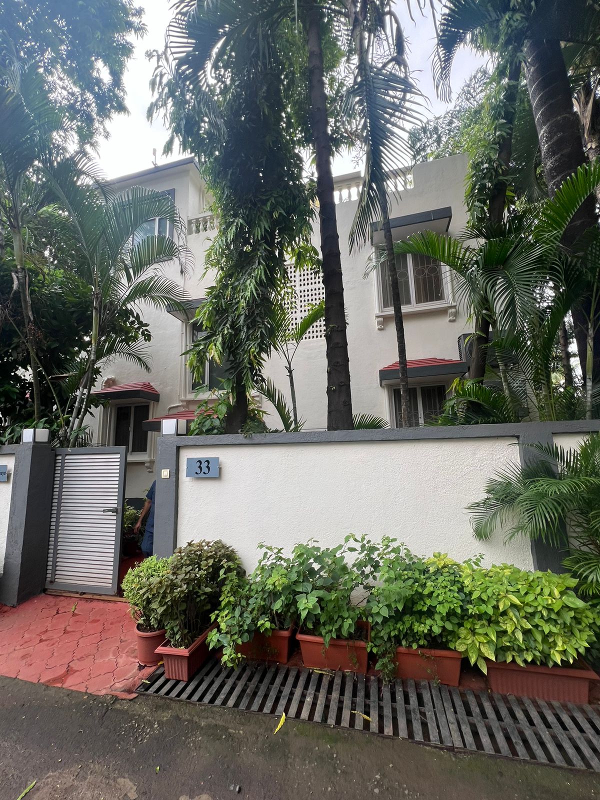 4 BHK Apartment for Sale in Andheri West Mumbai
