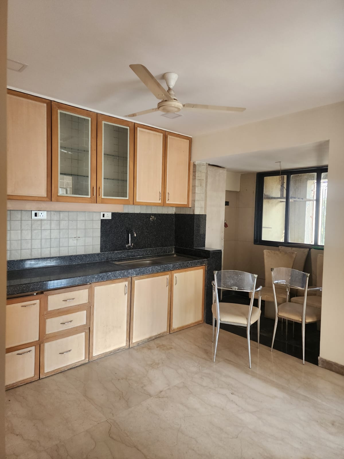2 BHK Apartment for Sale in Off S V Road Mumbai