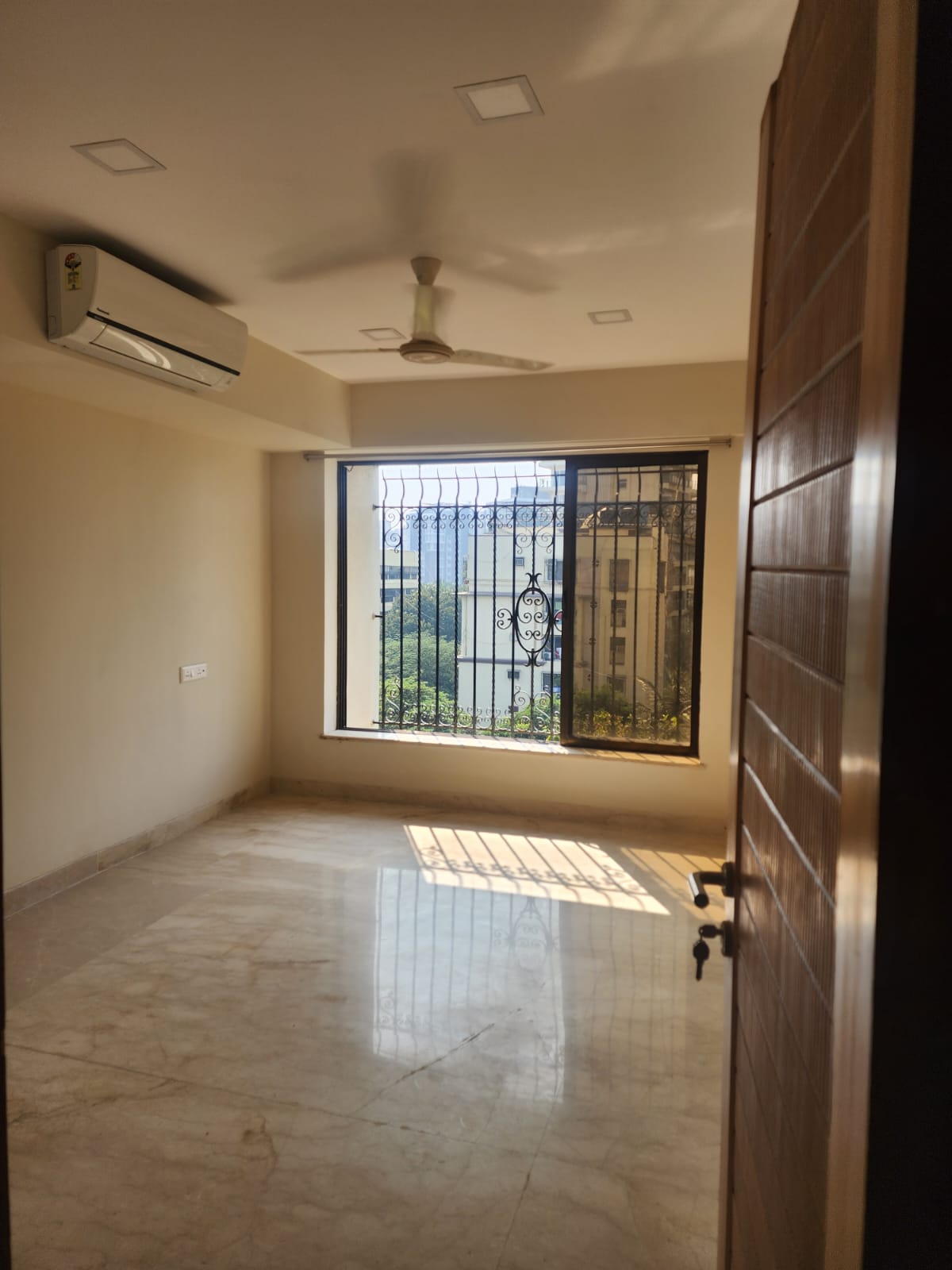 2 BHK Apartment for Sale in Off S V Road Mumbai