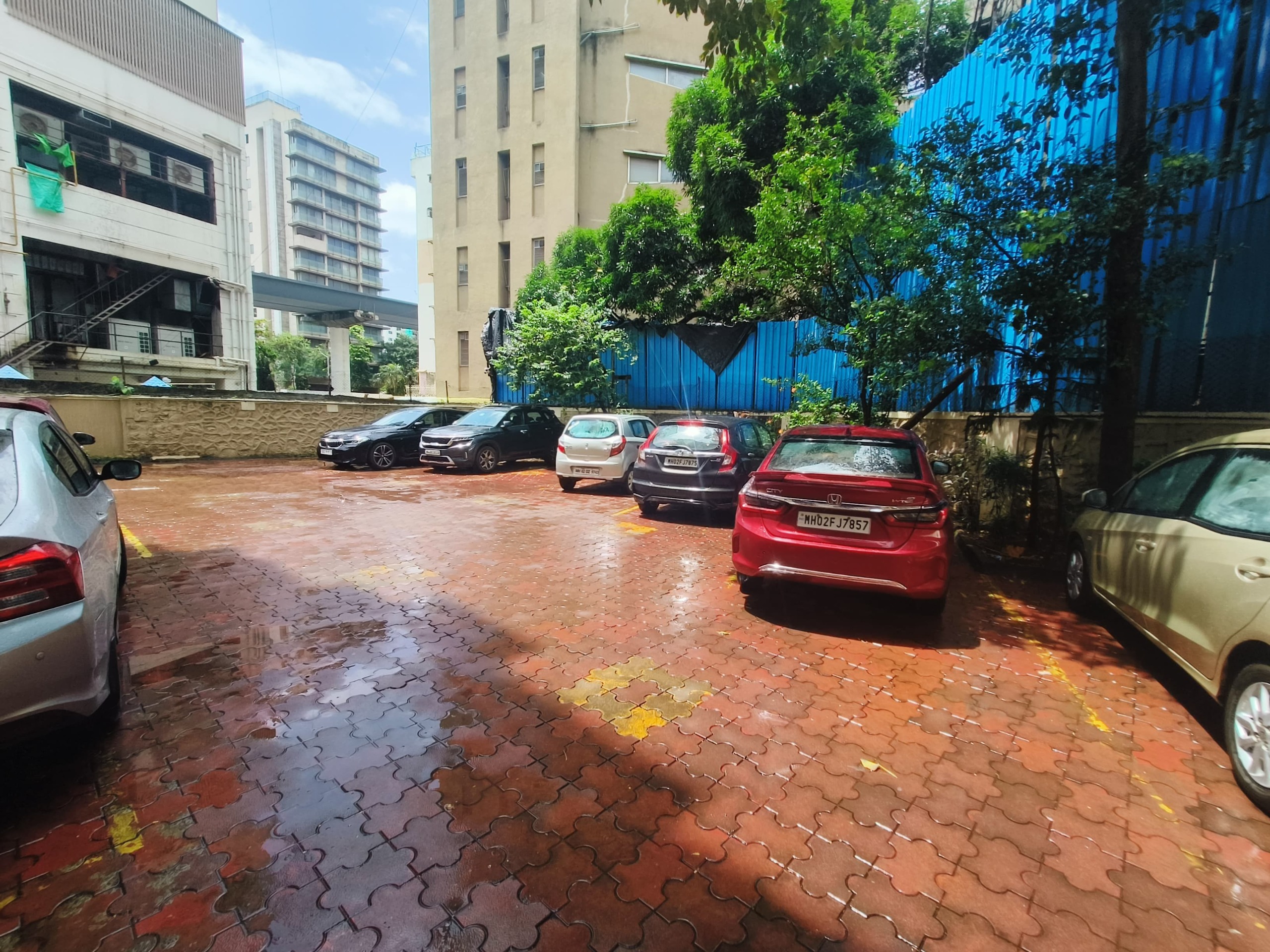 2 BHK Apartment for Rent in Juhu Scheme Mumbai