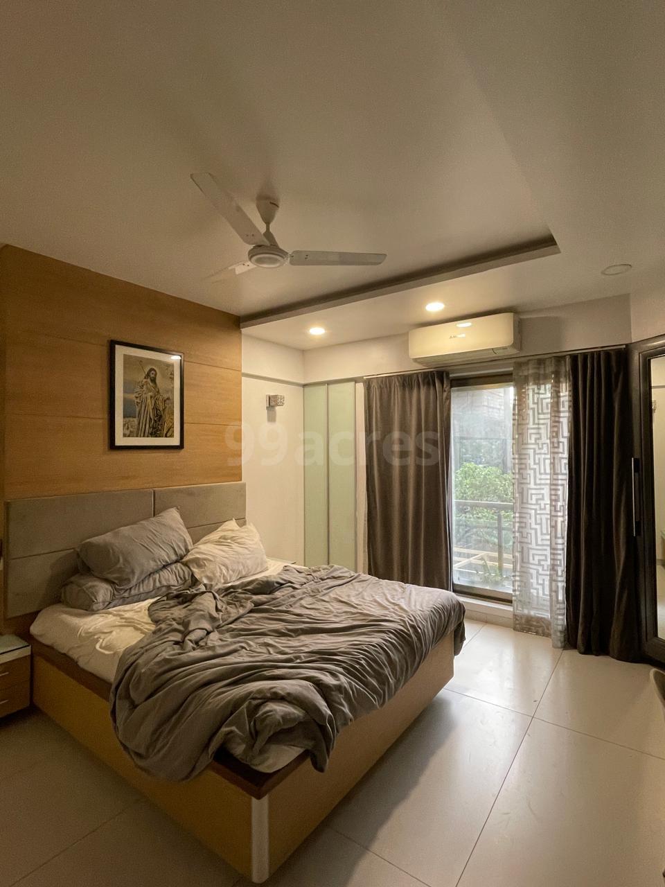 4 BHK Apartment for Sale in 16th Road Mumbai