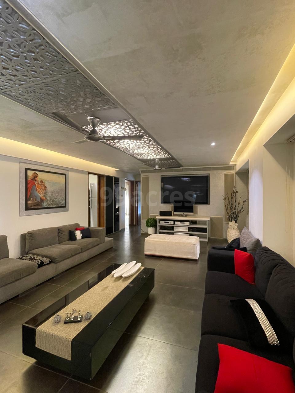 4 BHK Apartment for Sale in 16th Road Mumbai