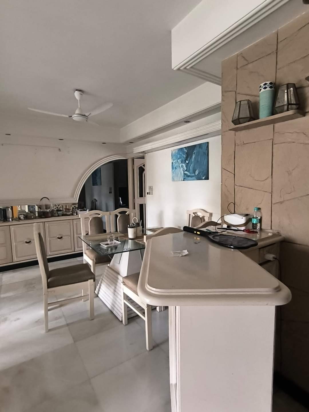 3 BHK Apartment for Rent in Linking Rd Mumbai