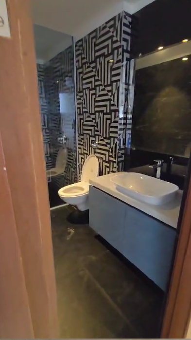 4 BHK Apartment for Rent in Gulmohar Cross rd no.4 Mumbai
