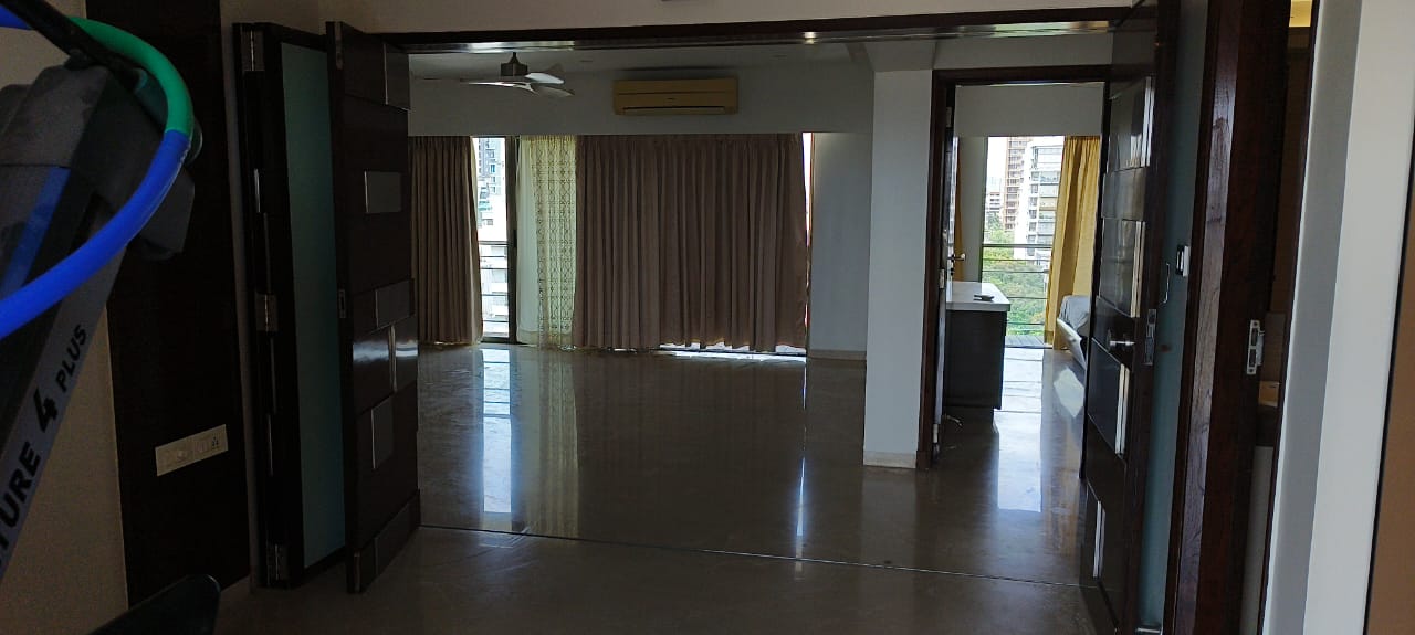 4 BHK Apartment for Rent in Almeida park Mumbai