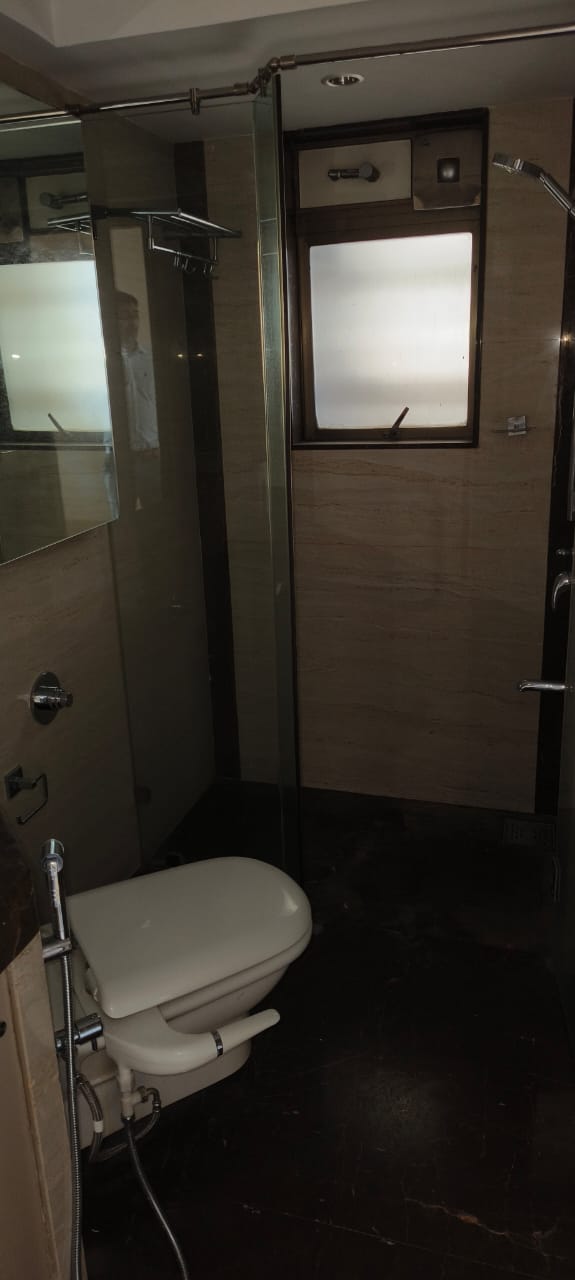 4 BHK Apartment for Sale in Almeida park Mumbai