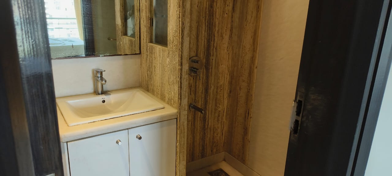 4 BHK Apartment for Sale in Almeida park Mumbai