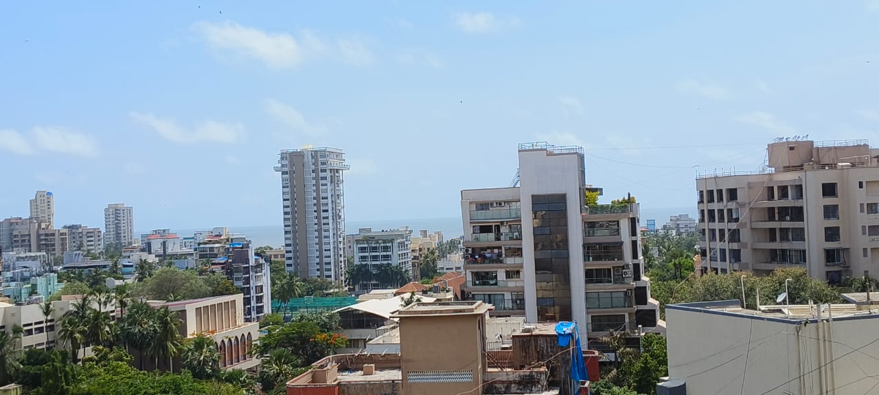 4 BHK Apartment for Sale in Almeida park Mumbai