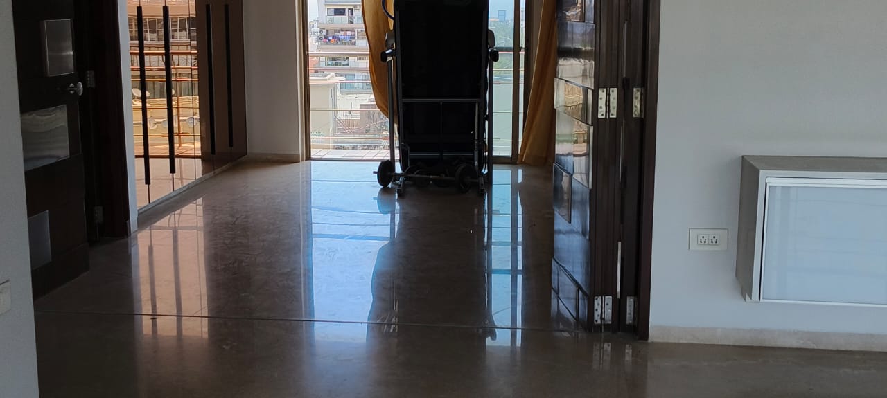 4 BHK Apartment for Sale in Almeida park Mumbai