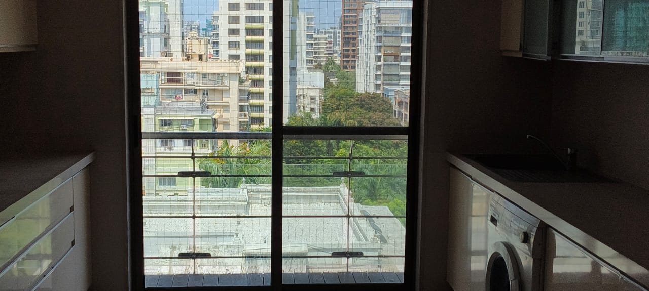 4 BHK Apartment for Sale in Almeida park Mumbai