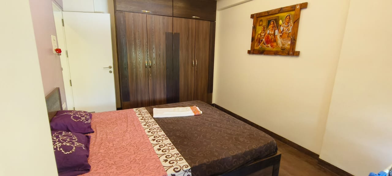 2 BHK Apartment for Rent in Bandra West Mumbai